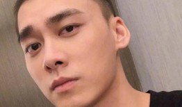 娱乐爆料李易峰圈外女友,神秘圈外女友引网友热议