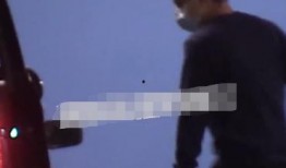 李易峰搓碟爆料视频,揭秘明星幕后生活瞬间